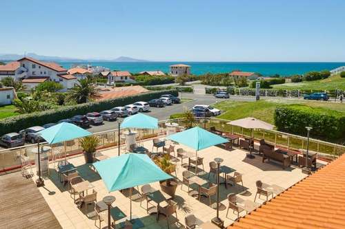 www.hotel-le-biarritz.com