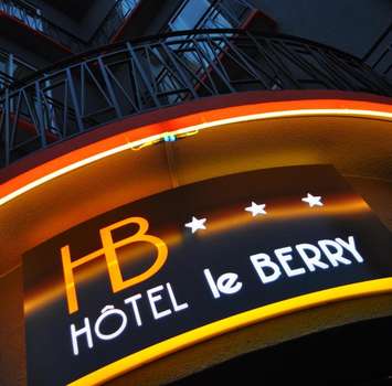 www.hotel-du-berry.fr