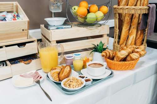 www.hotelhelianthe-lourdes.com