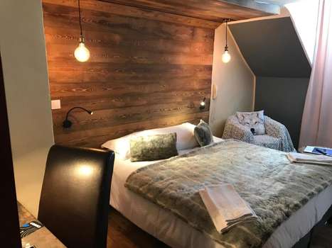 www.hotel-aubergedelapaix.com