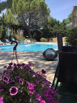 www.hostellerie-lasource.com