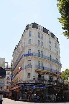 www.hotelroyal-lourdes.com