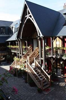 www.ladiligence-honfleur.com