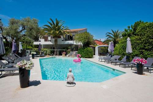 www.hotel-villa-antibes.com