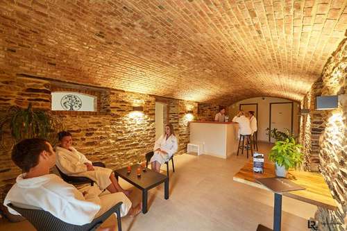 www.hotelrestaurantkerbot.com