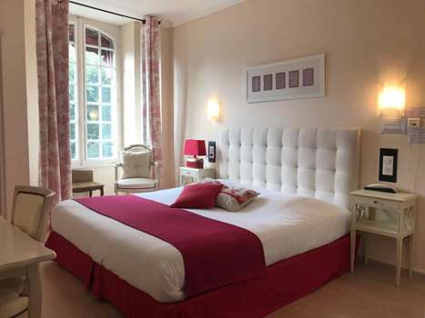 www.hotellesdeuxmagots.com