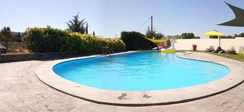www.hotel-la-font-de-lauro.fr