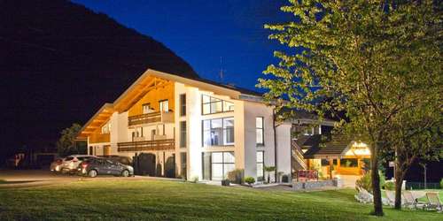 www.hotel-les-moineaux.com