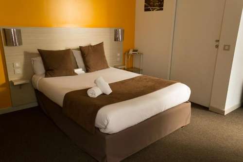 www.hotelparisladefense.com