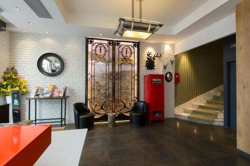 www.hotel-brittany-paris.com