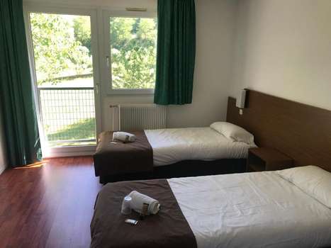 www.hotel-artiere.com