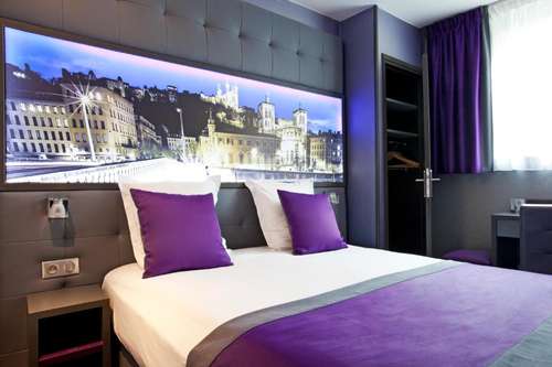 www.hotel-des-savoies.fr