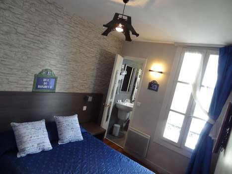 www.hotelamelie-paris.com