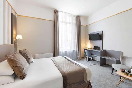 www.hotelsaintclaude.com