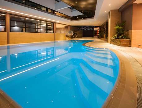 www.hotel-les-alizes.com