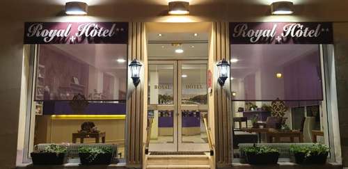 www.royalhotelversailles.com