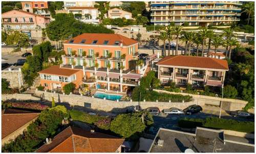 www.hotel-la-flore.fr