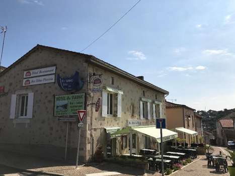 www.hotelduviaduc86.com