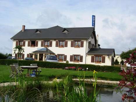 www.hoteldecourteilles.com