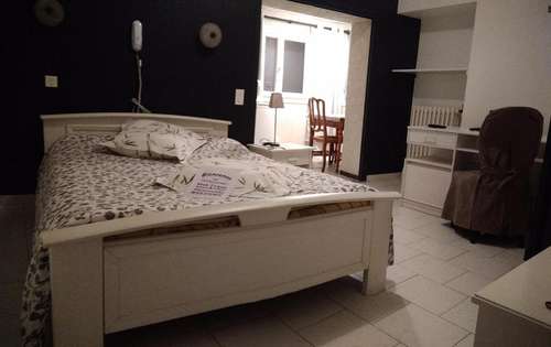 www.hotellarroque.fr