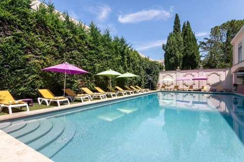 www.hotel-mireille.com