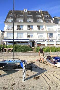 www.hotel-plage-quiberon.com