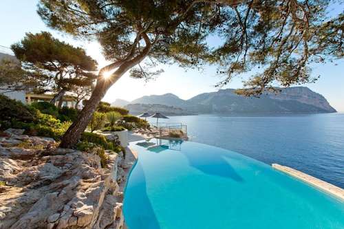 www.roches-blanches-cassis.com