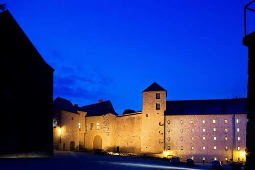 www.hotel-lechateaufort.fr