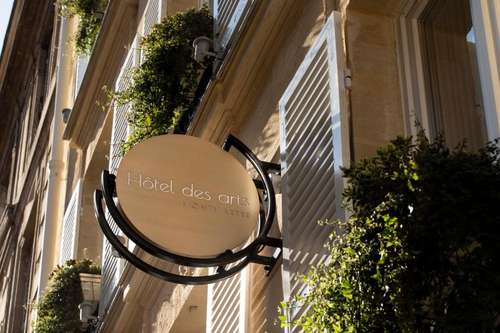 www.arts-hotel-paris.com