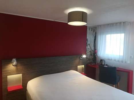 www.hotel-rouen-oissel.com