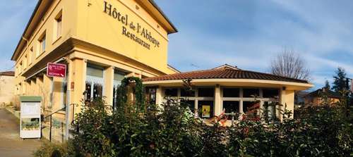 www.hotelrestaurantabbaye-cluny.fr
