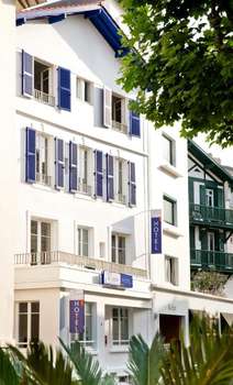 www.hotel-lesaphir.com