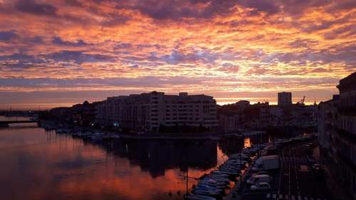 www.hotelazursete.com