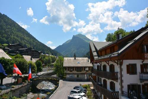 www.rhodoshotelmorzine.com