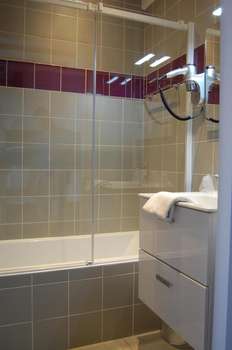 www.hotel-aragon-perpignan.com