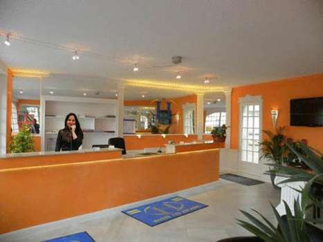 www.hotel-arcades-autun.com