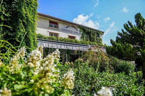 www.hotel-commerce-darracq.com
