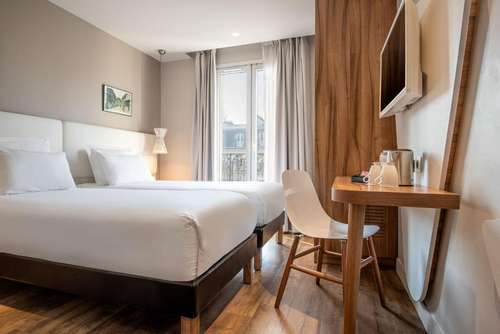 www.hotelmagenta38.com