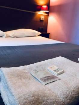 www.hotel-des-ambassadeurs.com