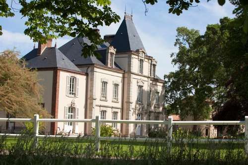 www.chateaularicherie.com