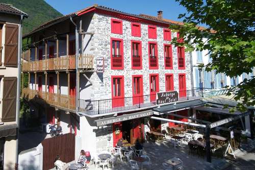 www.aubergeduhautsalat.com