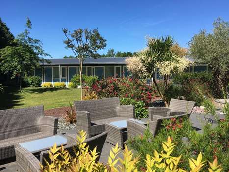 www.belair-hotelcrevin.com