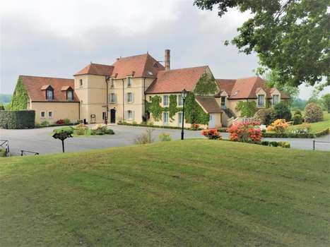 www.hotel-lorangerie23.fr
