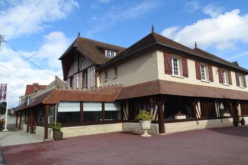 www.hotel-levauban.com