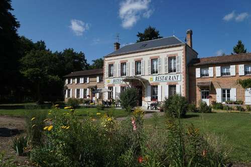 www.hotel-sauldraie-sologne.fr