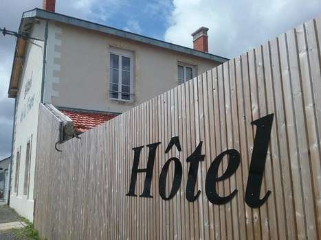 www.hotel-surgeres.fr