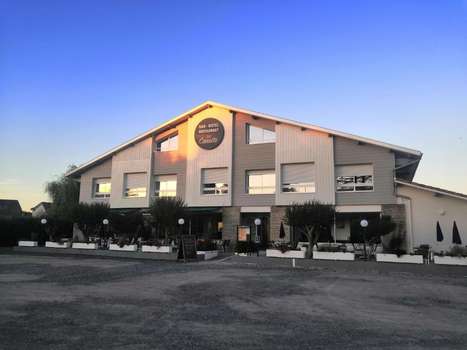 www.hotelrestaurant-lacanotte.com