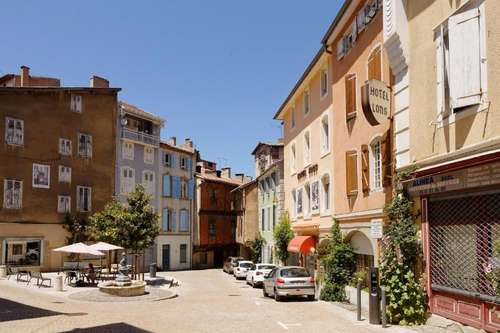 www.hotel-lons-foix.com
