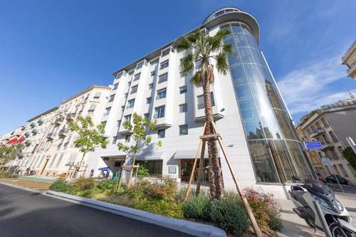 www.hotel-goldstar-nice.com