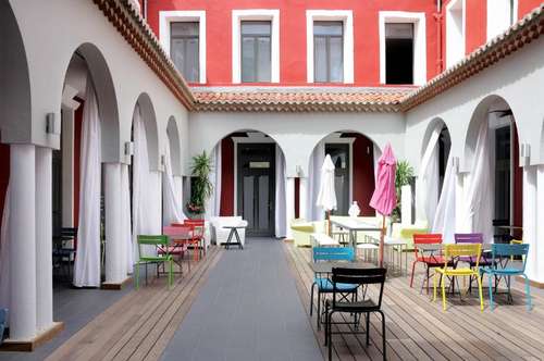 www.hoteldeparis-sete.com
